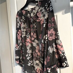 Floral Charcoal and Pink Top. Very classy. Double Bell sleeves with lace.